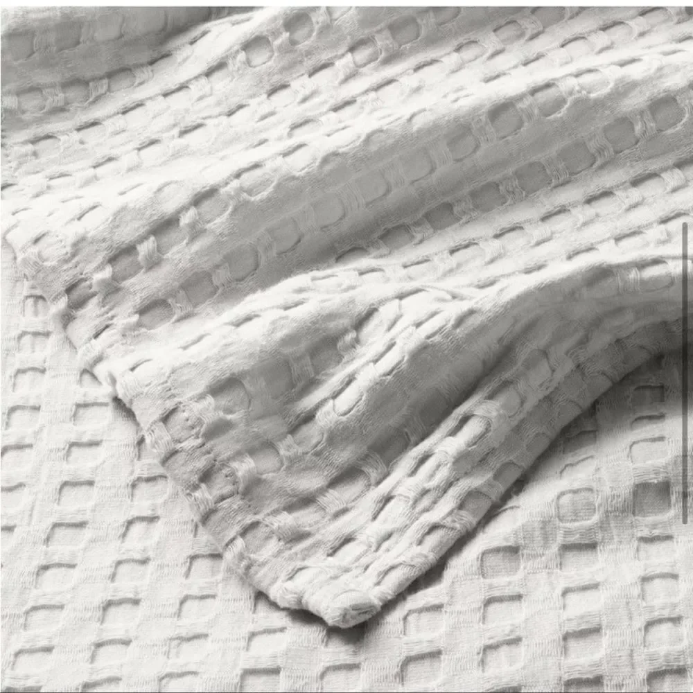 ‎CASALUNA NWT waffle shower curtain light gray